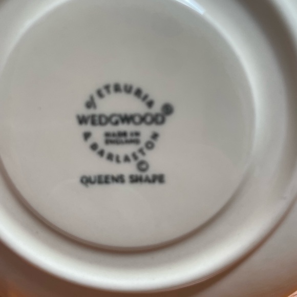 Set of Wedgewood England Cup and Saucers - Picture 2 of 3